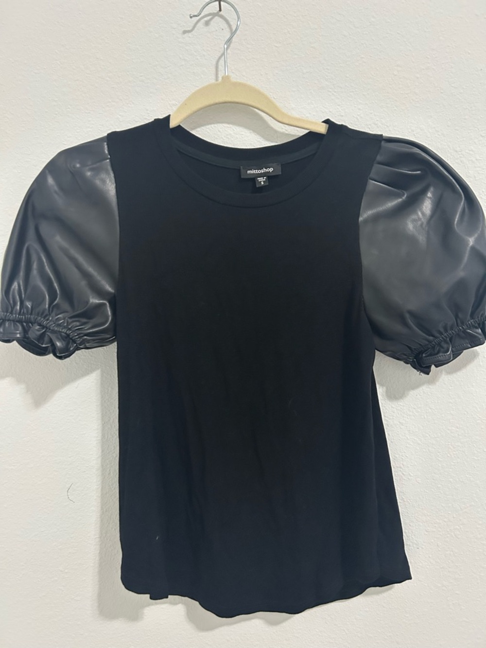mittoshop Black Tee with Faux-Leather Puff Sleeves